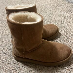 UGG boot original fuzz boots perfect for the cold!